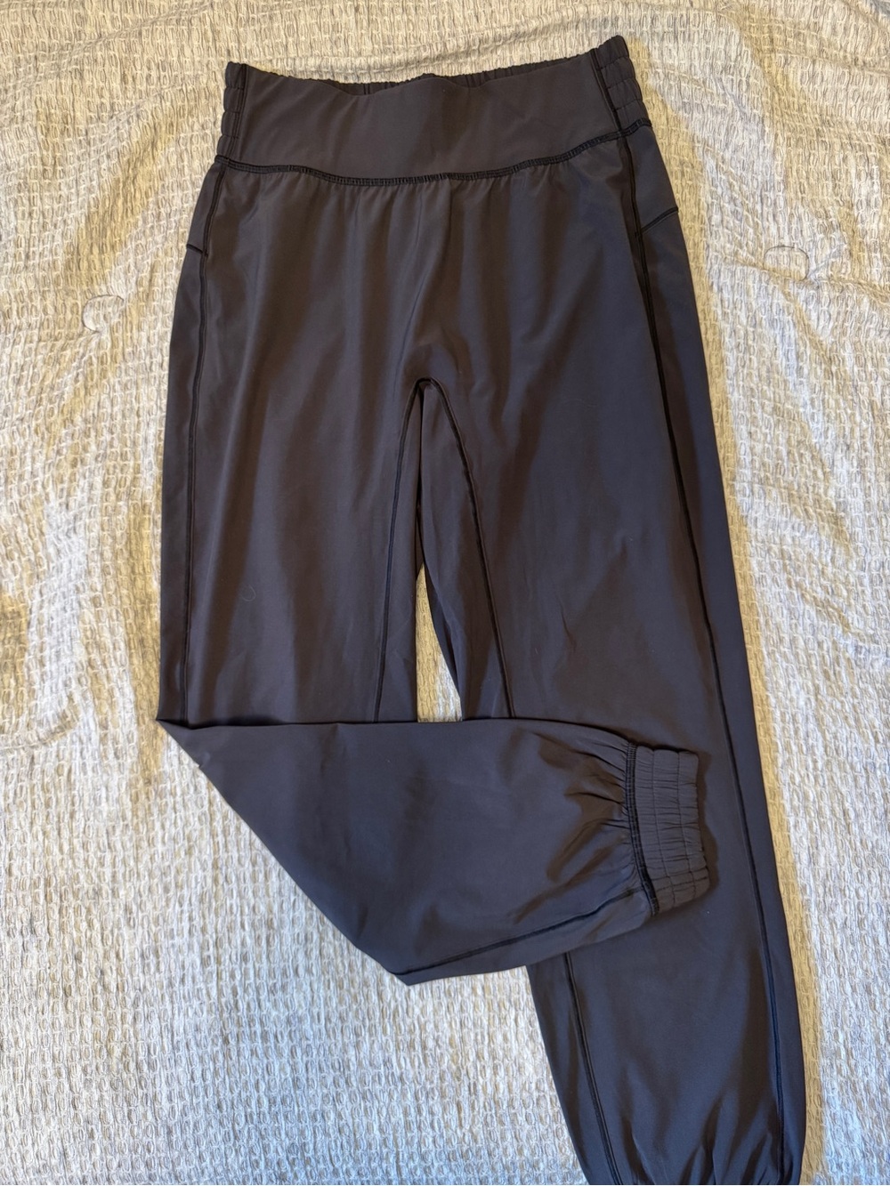 Lululemon Sun Setter joggers Size 6